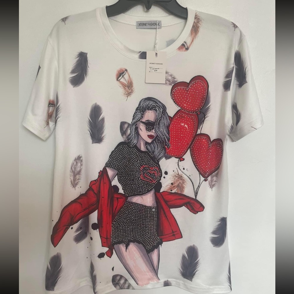 Women’s shirt size: M/L